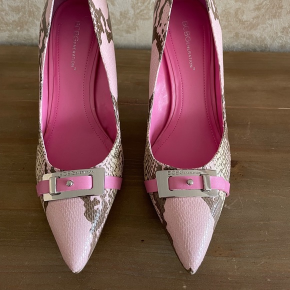 BCBGeneration snake print heels - Picture 2 of 9